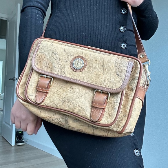 Pierre Balmain Authentic Vintage World Map Crossbody - Picture 14 of 14